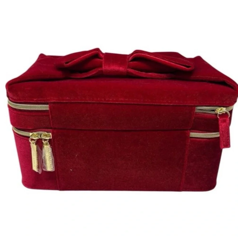 ESTEE LAUDER LIMITED EDITION RED VELVET COSMETIC KEEPSAKE CASE NWT
